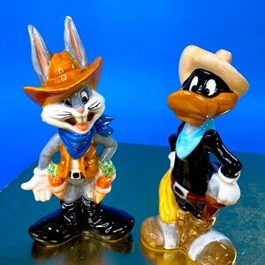 Warner Bros Looney Tunes VTG 1993 Salt & Pepper Shakers Daffy Duck & Bugs Bunny
